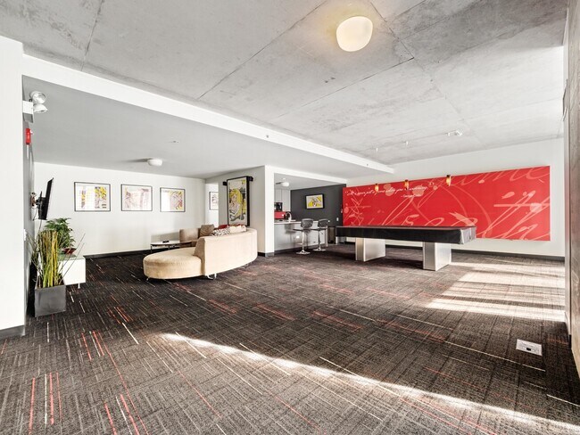 Building Photo - 659 W Randolph St