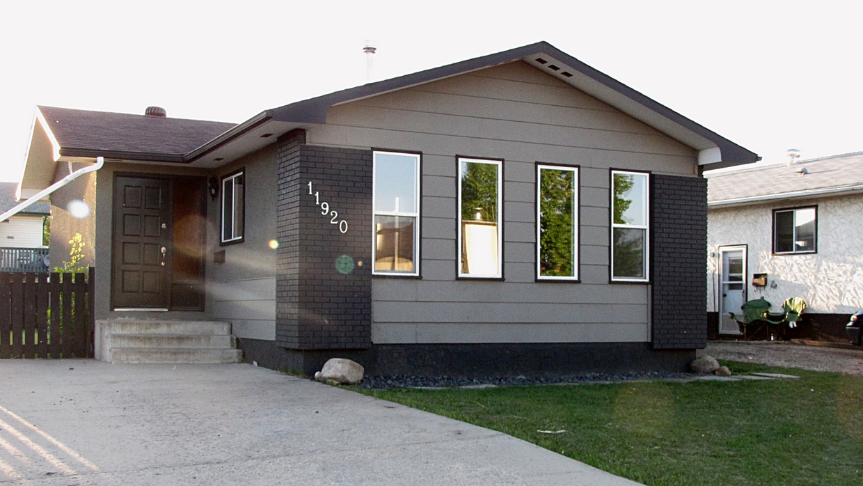 Primary Photo - 11920-11996 96 St