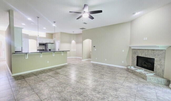 Foto del edificio - Charming 4-Bedroom Home in Middleburg with...
