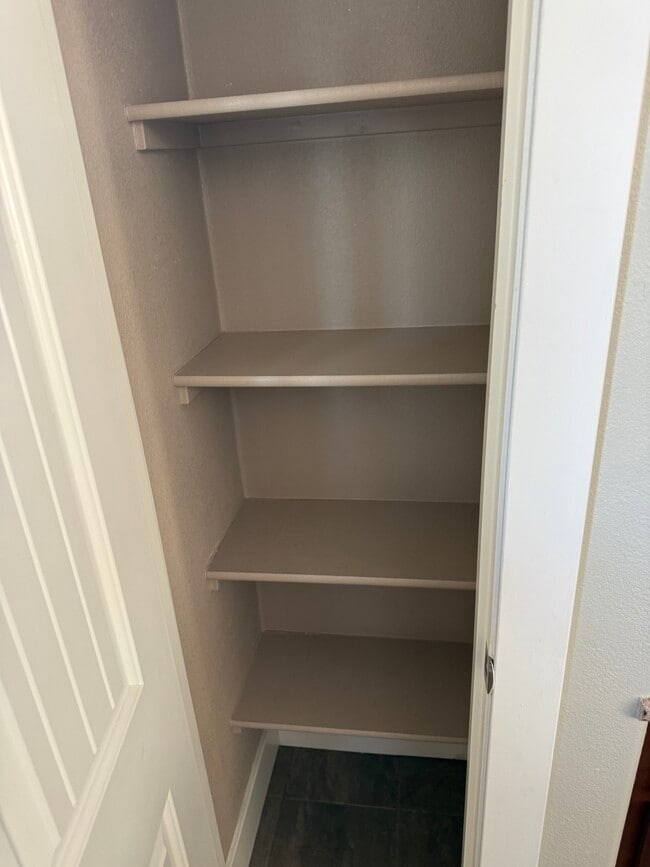 Building Photo - 5261 Schreiner Dr