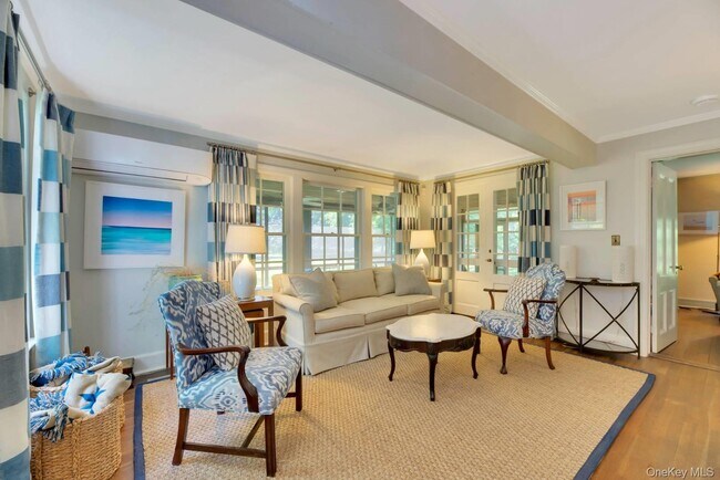 Foto del edificio - 90 Old Depot Rd