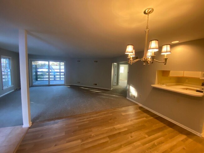 Building Photo - First Floor 2 BR 2 BA Condo in Wyomissing,...