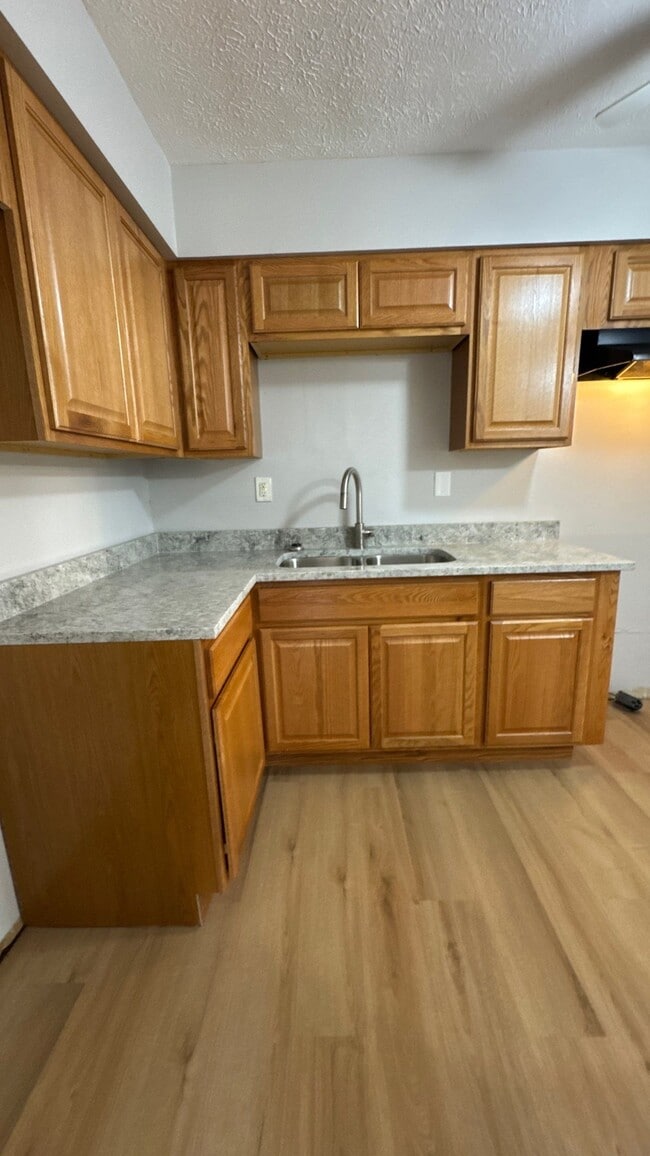 Building Photo - 7008 Wildwood Cir