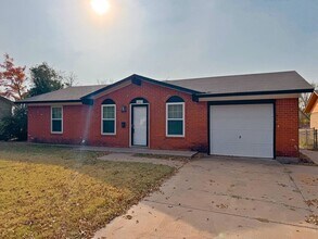 Building Photo - 1827 Eden Ln