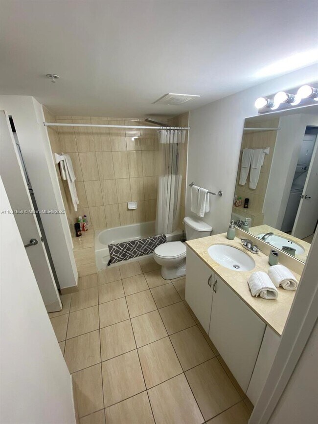 Foto del edificio - 1750 N Bayshore Dr
