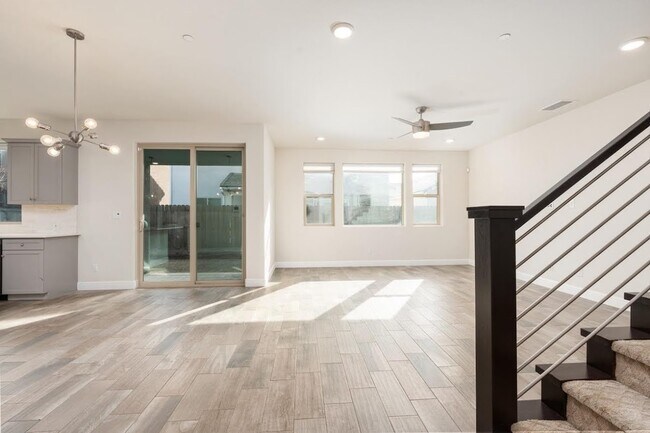 Foto del edificio - 1383 E Via Azzurra Way
