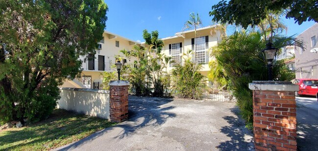 Building Photo - 42 Navarre Ave