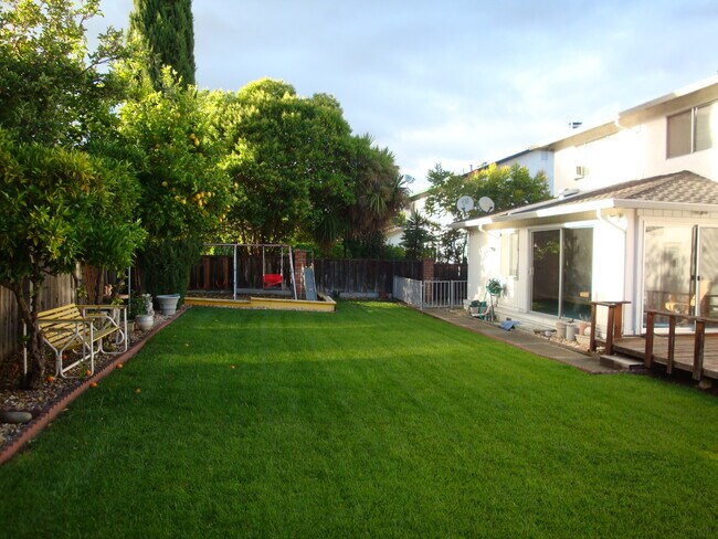 Foto del edificio - 4871 Rue Tours Ct