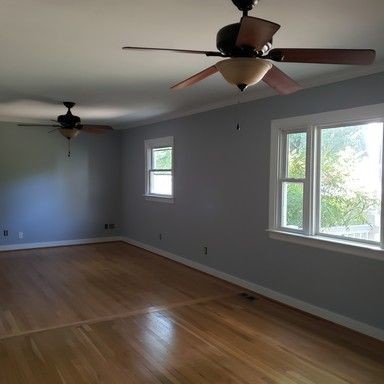 Building Photo - 2 Bed 1 Bath West End Bungalow