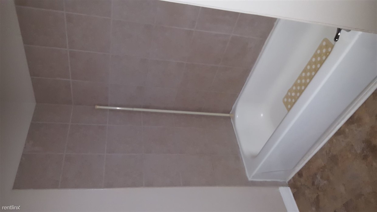 Foto del edificio - 1 br, 1 bath Apartment - 3705 216th St Apt 2M