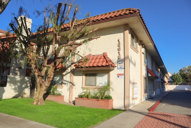 Property Exterior - Arthur Avenue Apartments