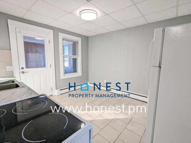 Foto del edificio - 73 Kennedy Memorial Dr