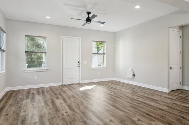 Foto del edificio - 1410 E Curtis St