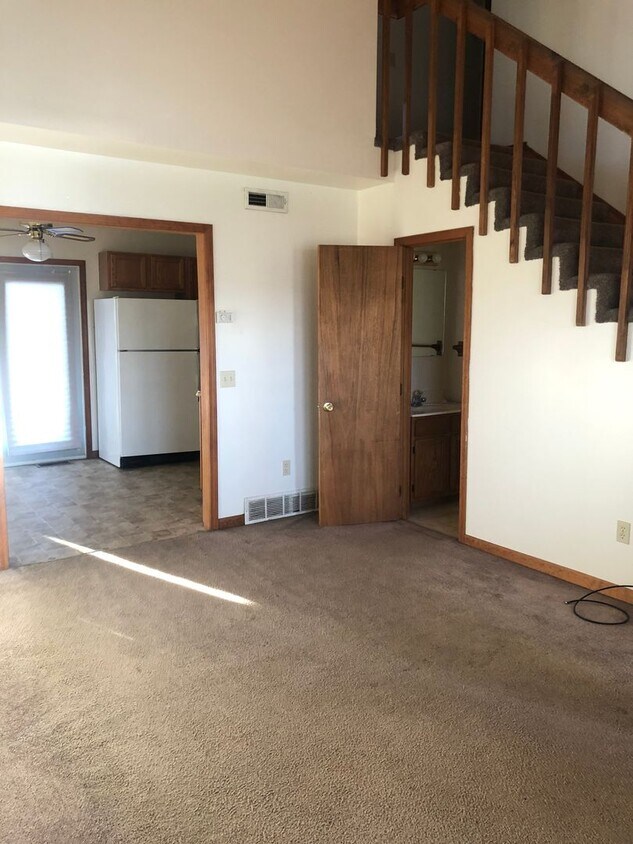 102 Cornick Dr Unit B, Saint James, MO 65559 Room for Rent in Saint