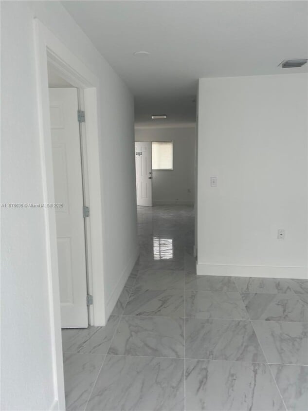 Primary Photo - 2750 Palm Ave