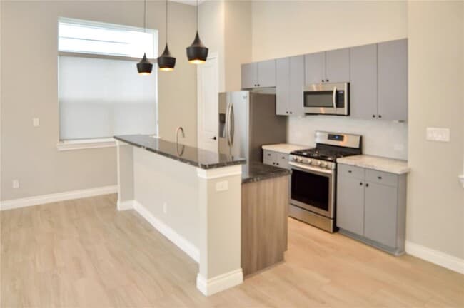 Foto del edificio - 8918 Spring Knoll Forest Dr