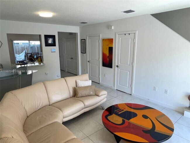 Foto del edificio - 456 NE 4th St