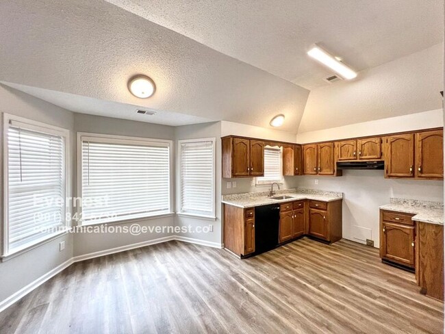 Building Photo - 4705 Valene Cir