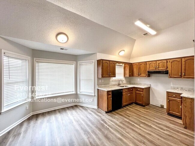 Foto del edificio - 4705 Valene Cir