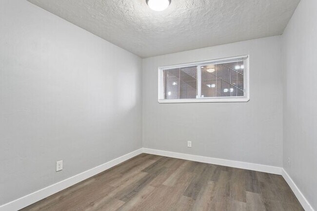 Foto del edificio - 1 bedroom 1 bath. FIRST MONTH FREE!!!!