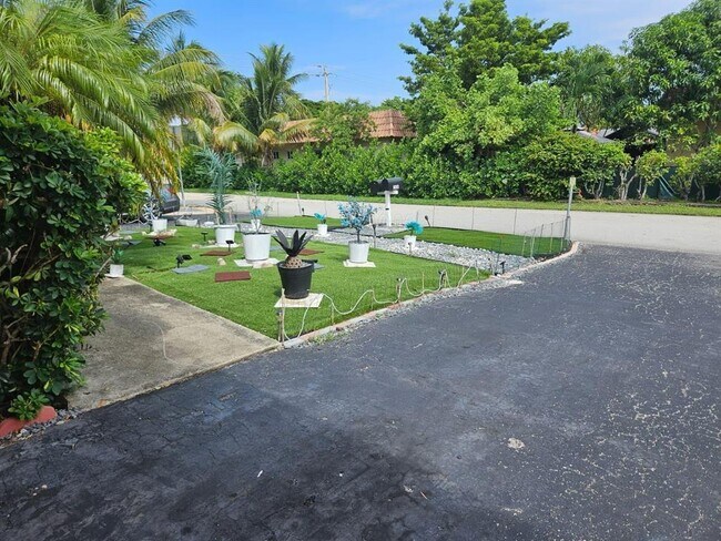 Foto del edificio - 7904 NW 70th Ct