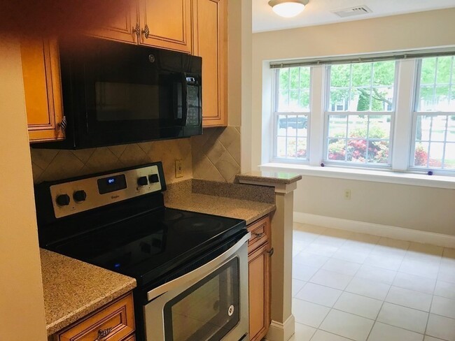 Building Photo - 102 Brookside Dr