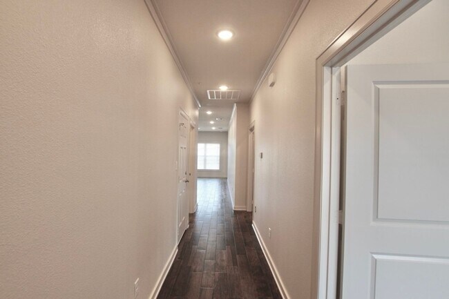 Building Photo - Luxury 3 Bedroom 2 Bath Townhomes in Bullard ISD!