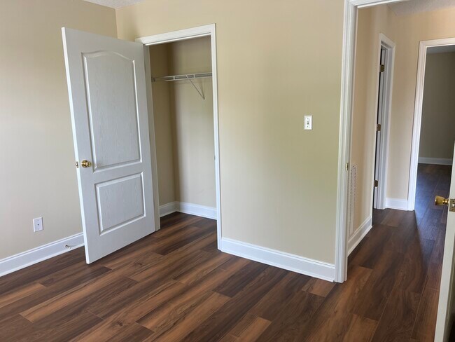 Dormitorio - 25585 Nick Davis Rd