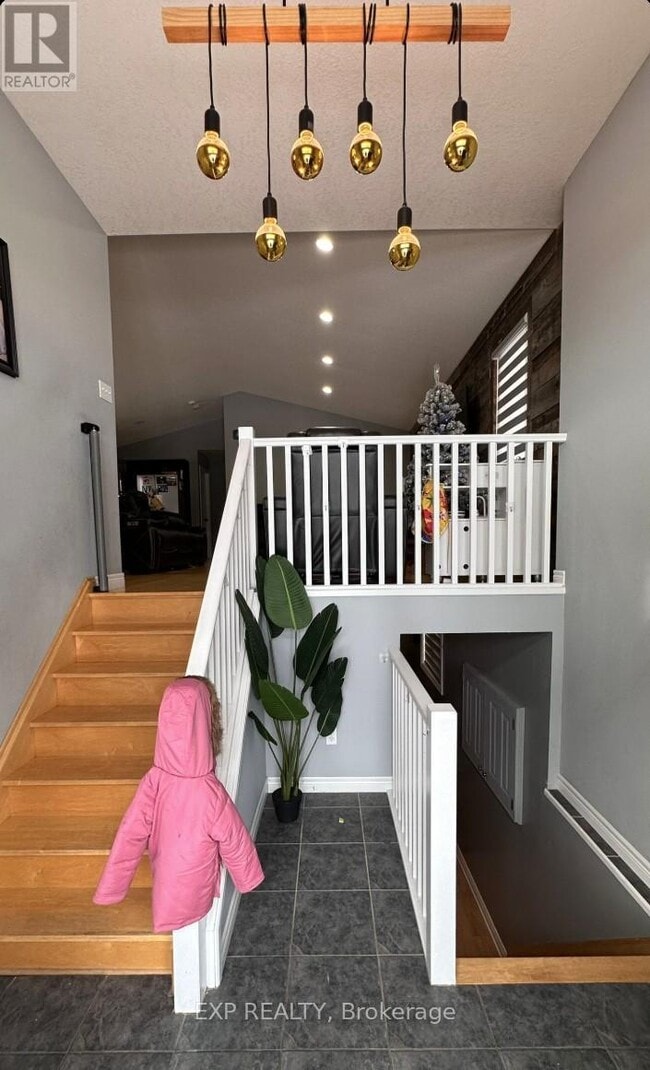 Building Photo - 1004 Marigold St