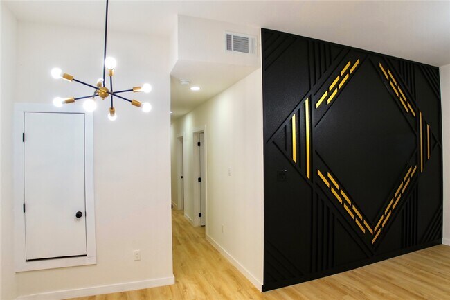 Foto del edificio - 9705 Garcroft St