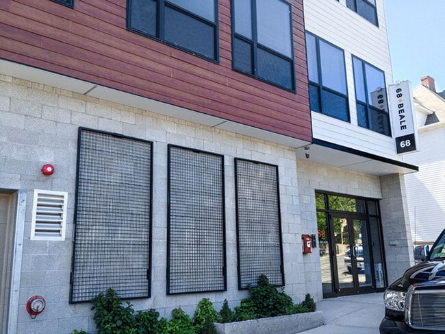 Interior Photo - 68 Beale St