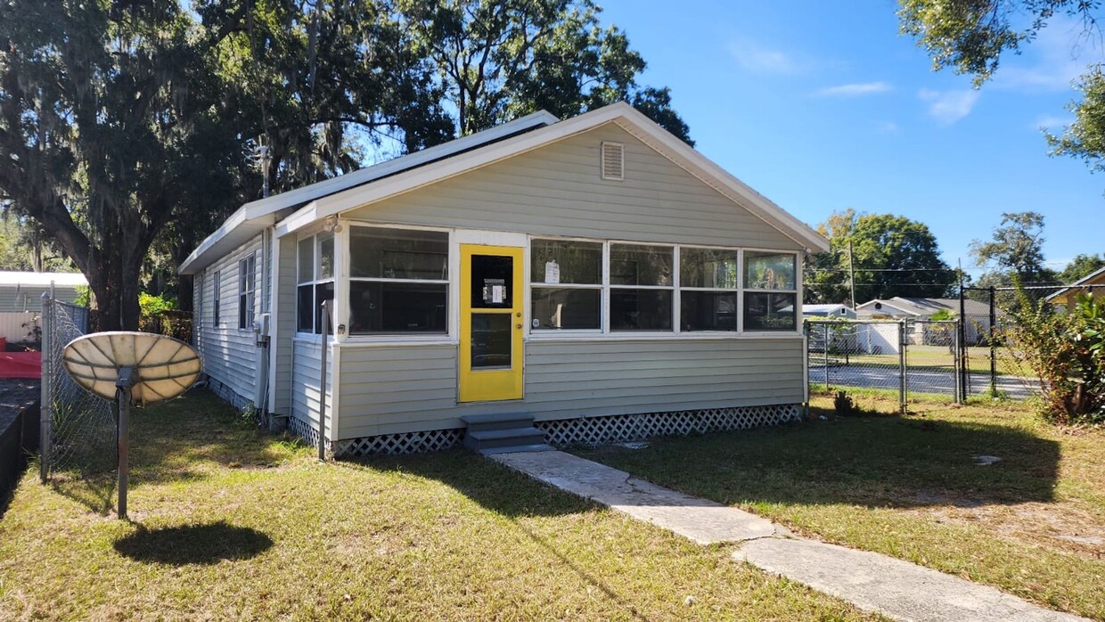 Foto principal - Updated 4/1 in Plant City- Move in Ready