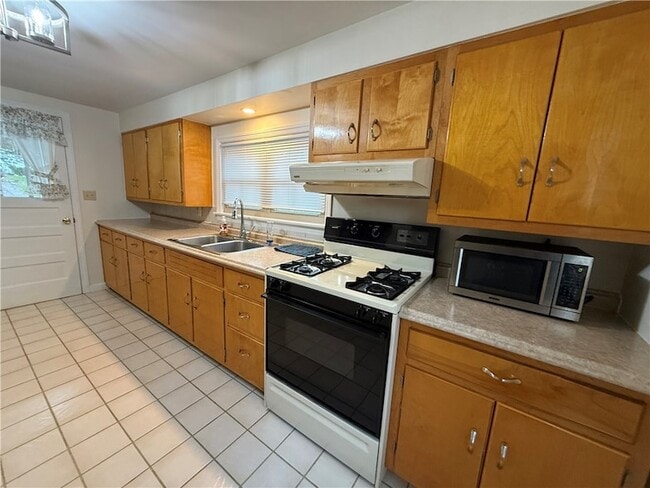 Foto del edificio - 1359 Johnston Ave