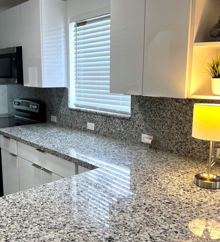 Foto principal - 140 NW 124th St