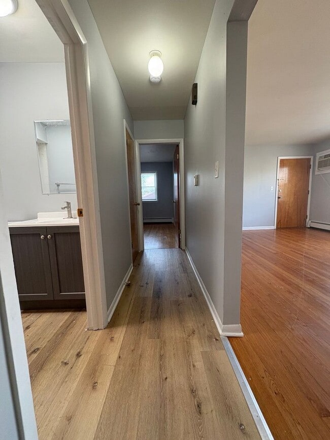 Foto del edificio - 2674 Clarke St