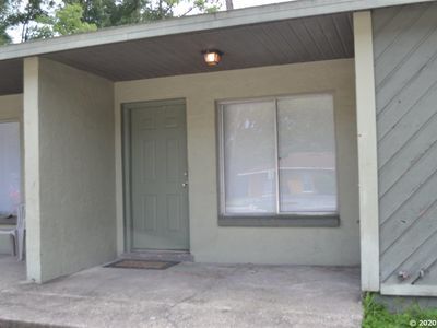 Porche delantero - 827 SW 64th Terrace