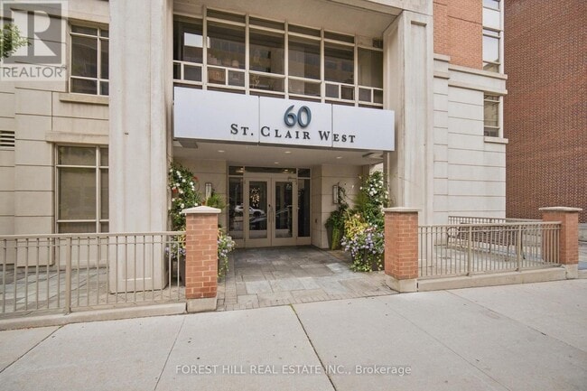 Photo du bâtiment - 60 St Clair Ave W