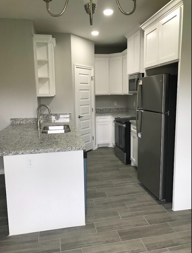 Building Photo - 113 Mimosa St