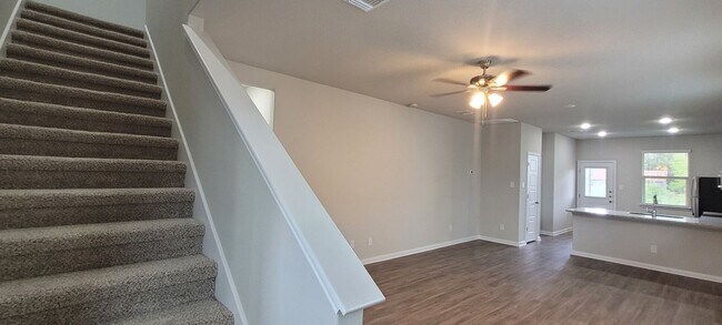 Foto del edificio - 313/315-315 Caleb Ct