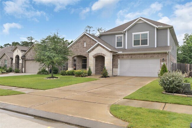 Building Photo - 23827 Via Leoni Dr