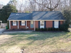 Building Photo - 1726 Edgewater Dr