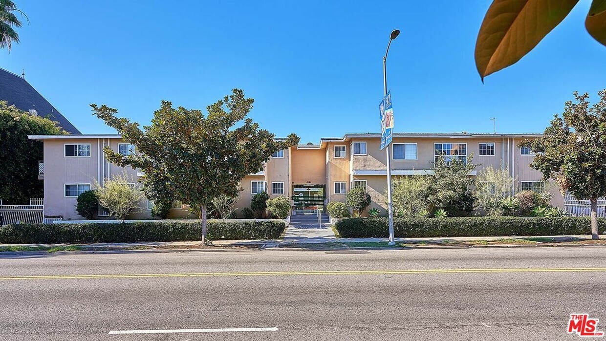 Foto principal - 443 S Wilton Pl