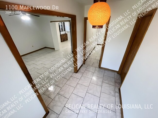 Foto del edificio - 1100 Maplewood Dr