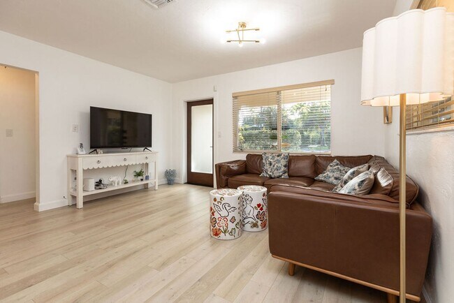 Foto del edificio - 632 SW 8th Ave