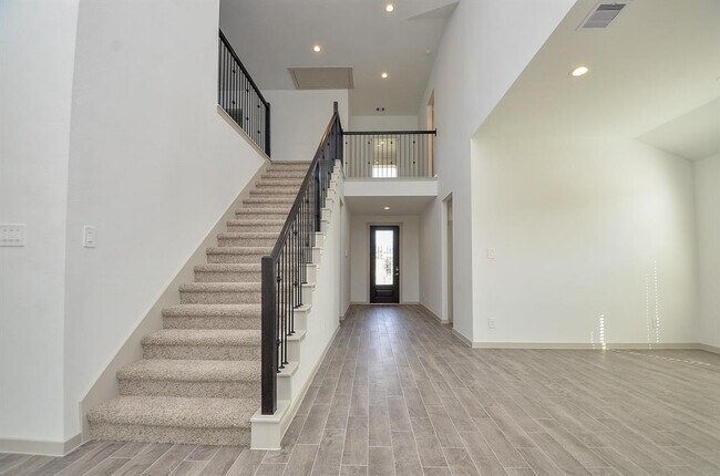 Building Photo - 29203 Pikes Peak Dr