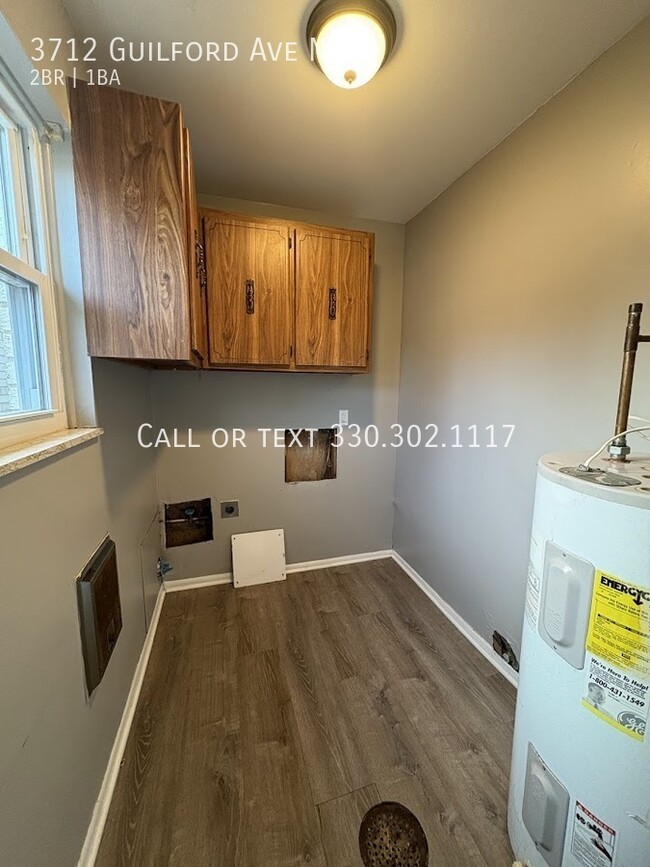 Building Photo - Two bedroom one bathroom duplex for rent