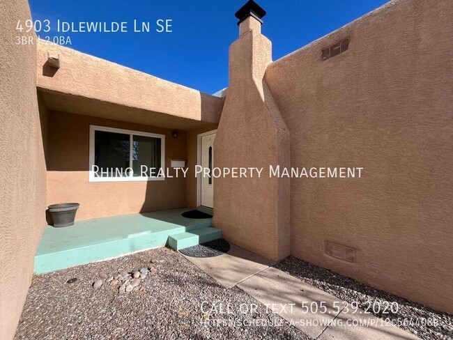 Building Photo - Spacious 2 Bedroom 3 Bathroom Home In ABQ!