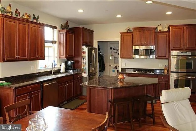 Foto del edificio - 3037 Moore Ln
