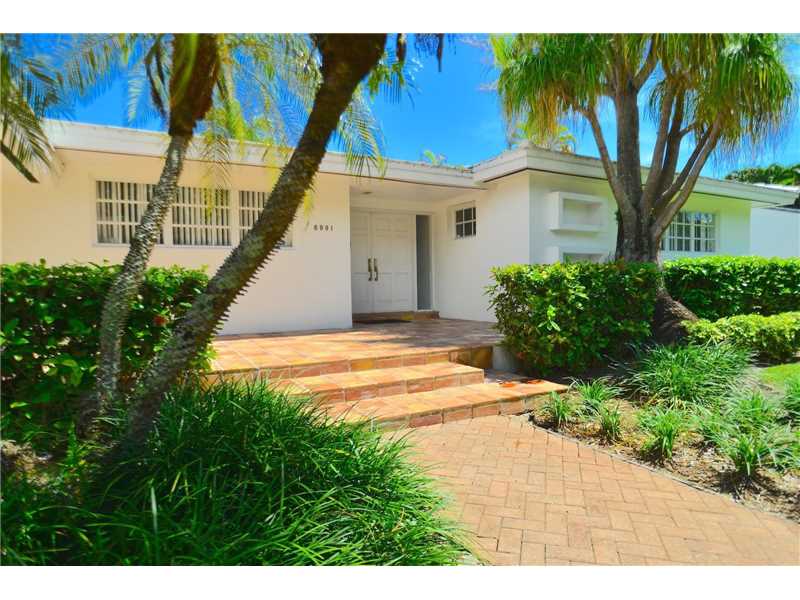 Primary Photo - 6901 Almansa St