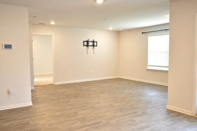 Building Photo - Beautiful 4 Bedroom Home in Brighton Oaks – Convenient to Tyndall AFB!